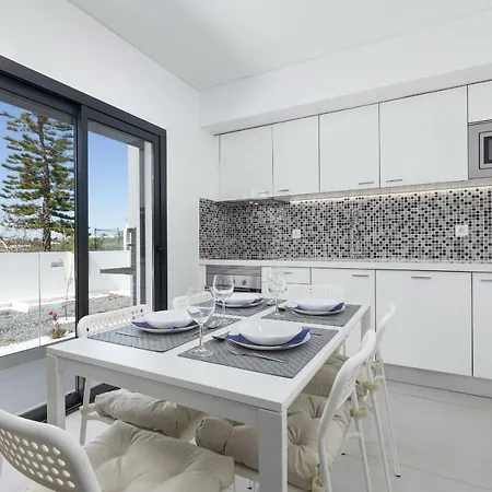 Correeira Luxury Residence T2 J - Albufeira, Pools, Wifi, Bbq, Beach * البوفيرا