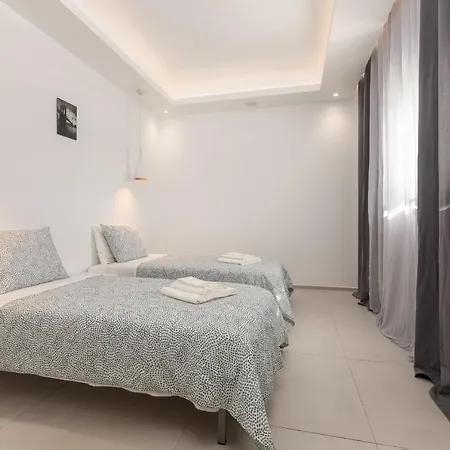 Correeira Luxury Residence T2 J - Albufeira, Pools, Wifi, Bbq, Beach البوفيرا